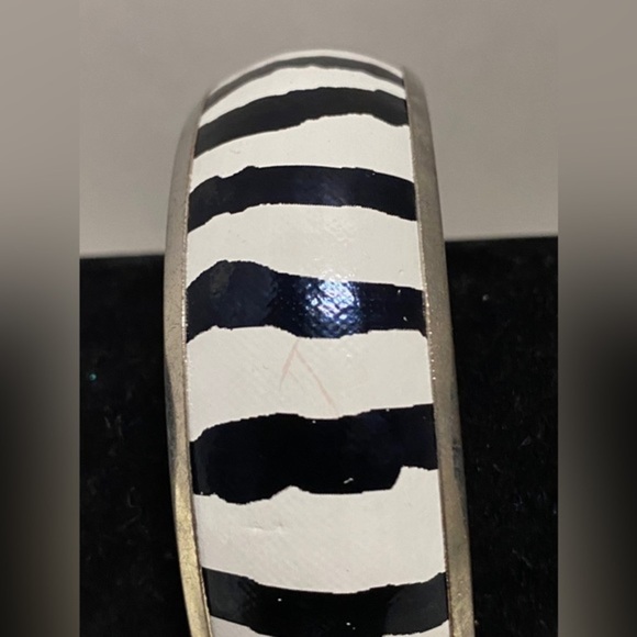 Women's Fashion Bangle Bracelet White and Black - Picture 3 of 11